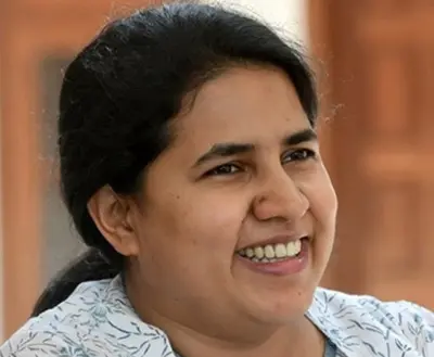 എക്സലോജിക് കേസ്: ചോദ്യം ചെയ്യലിനായി ഇഡി ഓഫീസിലെത്തി വീണ,കനത്ത സുരക്ഷ