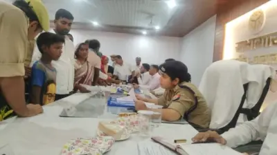 जनसुनवाई में डीएम के सख्त तेवर, दो राजस्व कर्मियों का वेतन रोका, लंबित शिकायतों पर एसडीएम व तहसील प्रशासन को लगाई फटकार