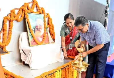 Bokaro News : ज्ञान, सेवा व संस्कार को जीवन का मूल मंत्र बनाएं विद्यार्थी- डीसी