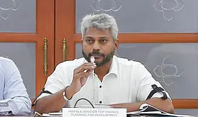 "நிதியமைச்சர் தான்.. இங்கிலாந்து அரசர் அல்ல" - வழக்கில் ஆஜராக விலக்கு கேட்ட மரிய வில்சன்.. உயர்நீதிமன்றம் கடும் கேள்வி!