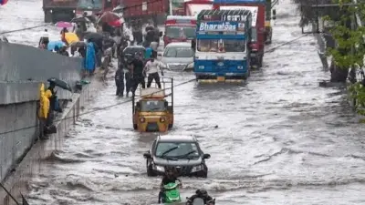 ముంబై మహానగరాన్ని ముంచెత్తిన కుండపోత వర్షాలు