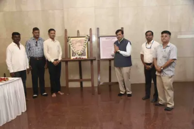 स्वातंत्र्यवीर विनायक दामोदर सावरकर यांच्या जयंतीनिमित्त मंत्रालयात अभिवादन