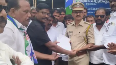 బెల్ట్ షాపుల అక్రమాలపై ఎక్సైజ్ అధికారులకు వినతిపత్రం