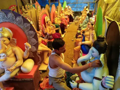 गणेशमूर्तींच्या दरात ३० टक्क्यांनी वाढ