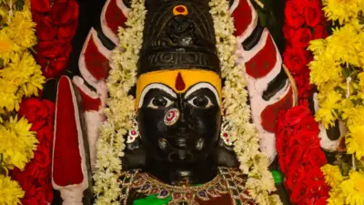 ಗರುಡ ಪುರಾಣ: ಲಕ್ಷ್ಮಿಯ ಅನುಗ್ರಹವನ್ನು ಕಳೆದುಕೊಳ್ಳುವ 5 ಅಭ್ಯಾಸಗಳು.!