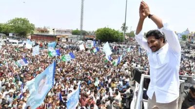 Crowds @ Jagan's Tours Means Nothing!