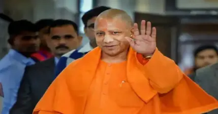 वाराणसी और चित्रकूट दौरे पर सीएम योगी, जनकल्याण और विकास के नए संकल्पों को देंगे गति