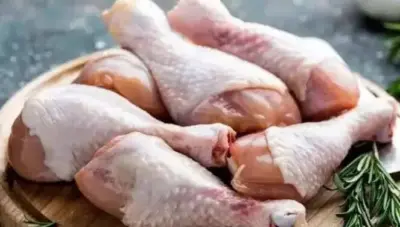 கெட்டுப்போன கோழி இறைச்சியை எளிதில் கண்டறிவது எப்படி?