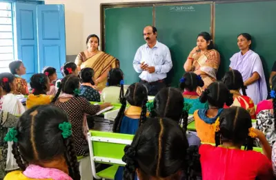 వెల్దుర్తి కేజీబీవీలో ఆకస్మిక తనిఖీ