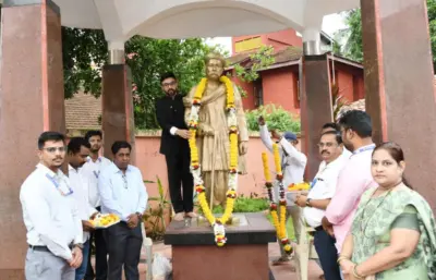 Ratnagiri News - लोकमान्य टिळक जन्मस्थळी ध्वजारोहण