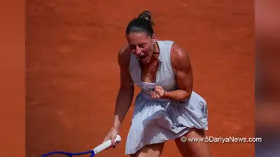 French Open : Marta Kostyuk sets up Iga Swiatek rematch as winning streak rolls on