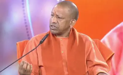 UP CM Yogi Adityanath पर अभद्र टिप्पणी करने वाले को मिला सबक, पुलिस ने किया गिरफ्तार और अब..