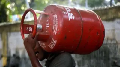 குஷியோ குஷி.. சிலிண்டருக்கு ரூ.350 மானியம்... சற்றுமுன் முதல்வர் அறிவித்தார்..!
