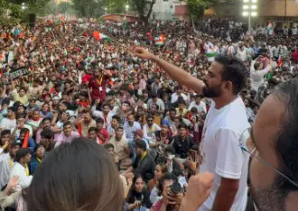 शिवाजी पार्कवर आंदोलन 'कॉक्रोच'ना भोवले