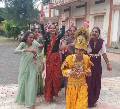 જૂનાસાવરની ટી.કે. પારેખ હાઈસ્કૂલમાં શિક્ષક દિન અને જન્માષ્ટમીની સંયુક્ત ભવ્ય ઉજવણી