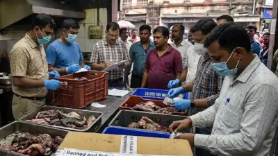 বাদুড়িয়ায় রেস্তোরাঁয় বিপুল পচা মাংস উদ্ধার, খাদ্যদপ্তরের অভিযানে চাঞ্চল্য