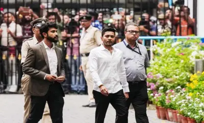 সিআইডি-র প্রশ্নে মেজাজ হারালেন অভিষেক! সব কিছুতেই দিলেন "জানি না" উত্তর, মাঝরাতে ছাতায় মুখ ঢেকে ছাড়লেন কালীঘাট