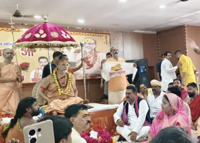 बालामऊ के पूर्व कांग्रेस प्रत्याशी सुरेन्द्र कुमार के नेतृत्व में शंकराचार्य स्वामी अविमुक्तेश्वरानंद सरस्वती का भव्य स्वागत