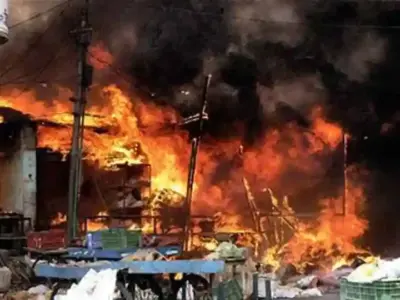 బీహార్లో అగ్నిప్రమాదం: ముగ్గురు సజీవదహనం!