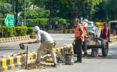 'कोक्रॉच' आंदोलनानंतर झाला ६० मेट्रिक टन कचरा