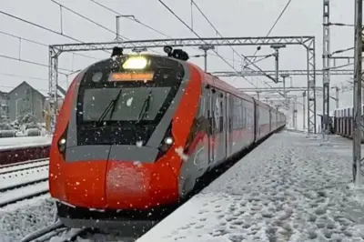 Jammu-Srinagar Vande Bharat Train का इतना होगा किराया, स्वादिष्ट भोजन के साथ यात्रियों को मिलेंगी ये खास सुविधाएं, मात्र 12 घंटे में पहुंचे दिल्ली से श्रीनगर