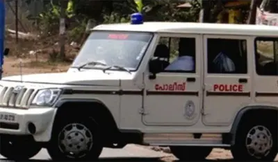 പ്രതികളെ പിടികൂടാനെത്തിയ പോലീസിനുനേരെ സ്ഫോടകവസ്തു എറിഞ്ഞ് പരിക്കേല്പ്പിച്ച പ്രതി പിടിയില്