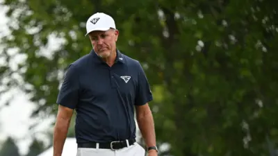 Phil Mickelson Withdraws From 2026 Masters Tournament Due to Family Health Matter