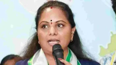 కాంగ్రెస్ ప్రభుత్వం నెల రోజుల్లో స్పందించాలి.. కవిత హెచ్చరిక