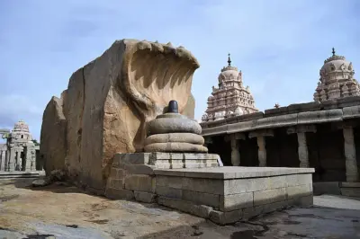 LEPAKSHI | 'ಗಾಳಿಯಲ್ಲಿ ತೇಲುತ್ತೆ ಈ ಕಂಬ': ಇದು ಎಲ್ಲಿಯೂ ಕಾಣಸಿಗದ ಅದ್ಭುತ
