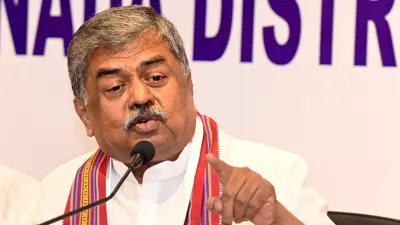 ಕಾರ್ಮಿಕರನ್ನು ಬೀದಿಗೆ ತಳ್ಳಿದ ಮೋದಿ ಸರ್ಕಾರ: ಹರಿಪ್ರಸಾದ್ ಟೀಕೆ