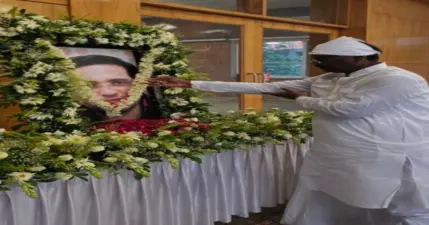 पूर्व केंद्रीय मंत्री अर्जुन मुंडा ने लव भाटिया को दी श्रद्धांजलि
