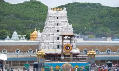 తిరుమలలో భక్తుల రద్దీ.. శ్రీవారి దర్శనానికి 8 గంటల సమయం