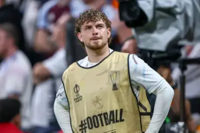 Harvey Elliott faces crucial Liverpool deadline amid Andoni Iraola's fresh squad plans