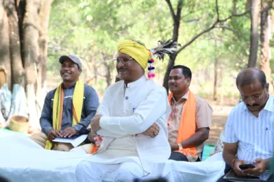 अबूझमाड़ में मुख्यमंत्री साय की जन चौपाल: ग्रामीणों से सीधा संवाद, योजनाओं के लाभ और विकास कार्यों पर दिया जोर