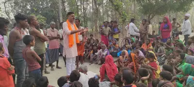 हम पढ़ेंगे तभी बढ़ेंगे" अभियान के तहत मुसहर बस्ती में शिक्षा जागरूकता कार्यक्रम, पप्पू पाण्डेय ने दिलाई शिक्षा की शपथ