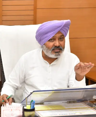 ਪੰਜਾਬ ਸਰਕਾਰ ਵੱਲੋਂ ਵੱਡੀ ਭਰਤੀ ਮੁਹਿੰਮ ਨੂੰ ਹਰੀ ਝੰਡੀ: ਵਿੱਤ ਮੰਤਰੀ ਹਰਪਾਲ ਸਿੰਘ ਚੀਮਾ ਵੱਲੋਂ ਹੈਲਥ ਵਰਕਰਾਂ ਦੀਆਂ 619 ਅਸਾਮੀਆਂ ਭਰਨ ਅਤੇ ਉਦਯੋਗ ਵਿਭਾਗ ਵਿੱਚ ਅਹੁਦਿਆਂ ਨੂੰ ਰਣਨੀਤਕ ਤੌਰ 'ਤੇ ਸੁਰਜੀਤ ਕਰਨ ਦੀ ਪ੍ਰਵਾਨਗੀ