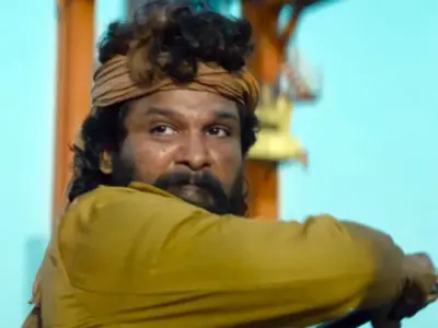 Pushpa 2 Hindi Advance: Allu Arjun Chases SRK