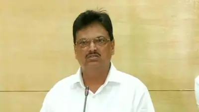 ବିଧାୟକ ନିରଞ୍ଜନ ପୂଜାରୀଙ୍କ କାର୍କୁ ଅଣ୍ଡାମାଡ଼