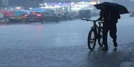 Monsoon set to hit Kerala; Orange alerts issued as heavy rainfall looms across state