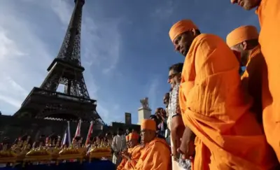 महिला कर्मचाऱ्यांवरील भेदभावाच्या आरोपांमुळे आयफेल टॉवर बंद