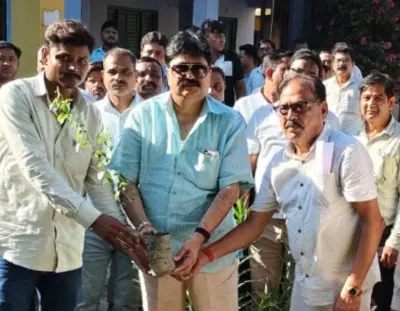 पूर्व मंत्री आबिद रजा ने कन्या इंटर कॉलेज में किया पौधरोपण