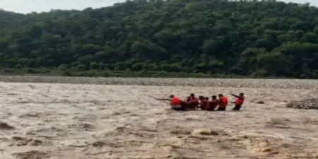 جموں کے توی دریا میں پھنسے چار بچّوں کو بچایا گیا