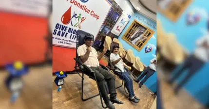 धीरूभाई अंबानी की पुण्यतिथि पर लगा रक्तदान शिविर, 57 यूनिट ब्लड दिया गया सदर को