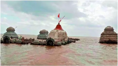 ಪಶ್ಚಿಮ ಘಟ್ಟದಲ್ಲಿ ಭಾರಿ ಮಳೆ: ಬೆಳಗಾವಿಯ ಹಲವೆಡೆ ಪ್ರವಾಹ ಭೀತಿ: ಕೃಷ್ಣಾನದಿ ಅಬ್ಬರಕ್ಕೆ ಸಂಗಮೇಶ್ವರ ಮಂದಿರ ಮುಳುಗಡೆ