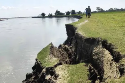 Assam to Rope in IIT Guwahati for Long-Term Solution to River Erosion: CM Sarma
