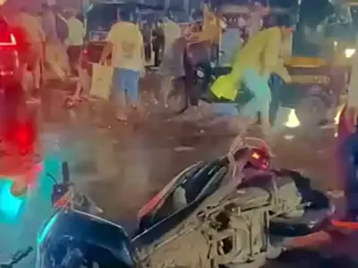 Mumbai Accident: मालाड में मौत का तांडव! कार ने करीब 20 लोगों को कुचला, महिला वकील की दर्दनाक मौत, पुलिस पर क्यों उठे सवाल?