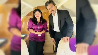 Vijay | ఎయిర్ హోస్టెస్తో విజయ్ ఫోటో వైరల్.. సీఎం అయినా అదే సింప్లిసిటీ అంటూ ఫ్యాన్స్ ఫిదా!