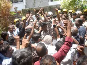 മുഹമ്മദ് റിയാസ് എംഎല്എയുടെ വീട്ടിലെ ഇഡി റെയ്ഡ് തടഞ്ഞു; പി. മോഹനൻ മാസ്റ്റര് ഉള്പ്പെടെ 57 സി.പി.ഐ.എം നേതാക്കള്ക്കെതിരെ കേസ് | ED raid Mohammed Riyas house Kozhikode