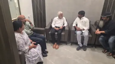ఆసుపత్రికి వెళ్లి ముద్రగడ ఆరోగ్య పరిస్థితి తెలుసుకున్న విజయసాయిరెడ్డి