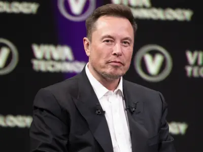 Elon Musk Exposed By His Brother?